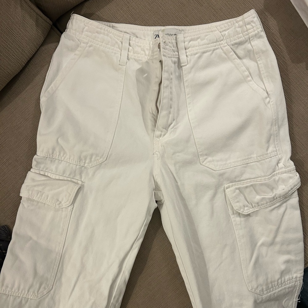 Zara white cargo pants, size 4.